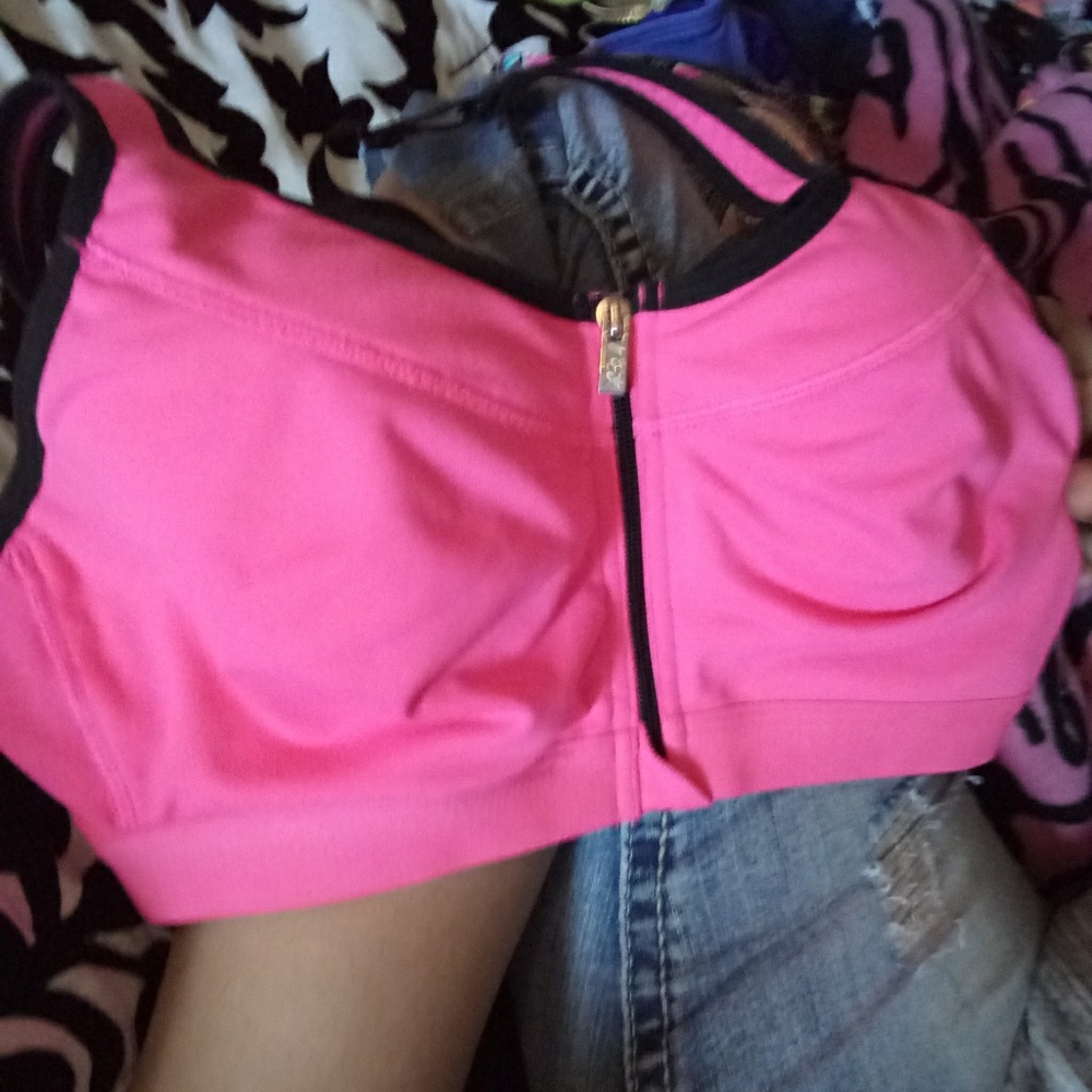 VS sports bra